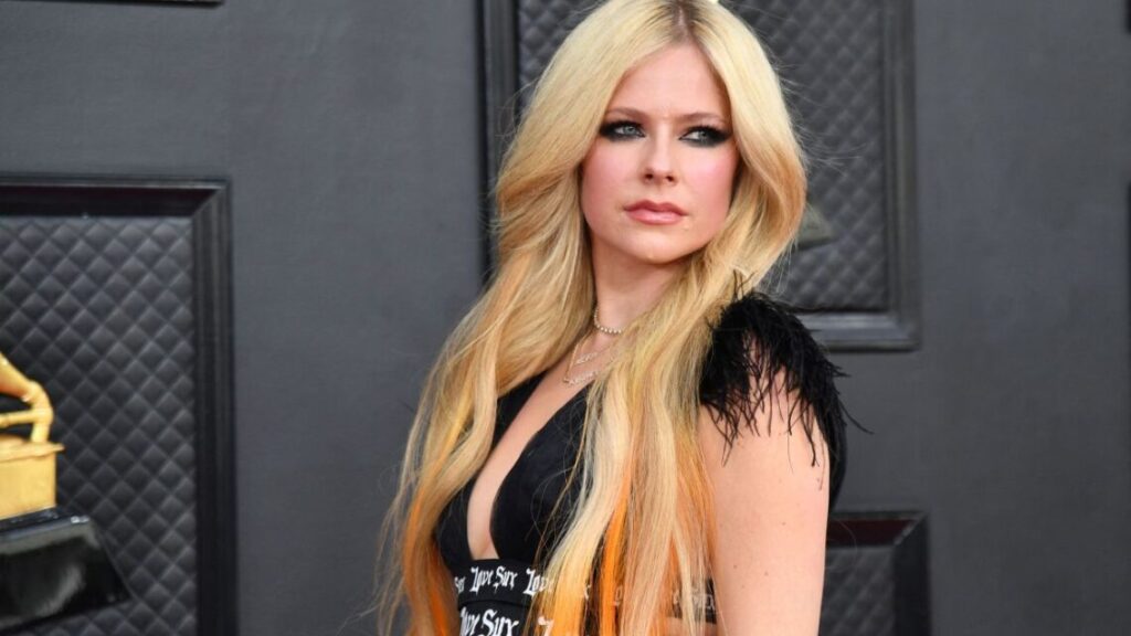 Avril Lavigne Biography, Net Worth, Age, Family, Career